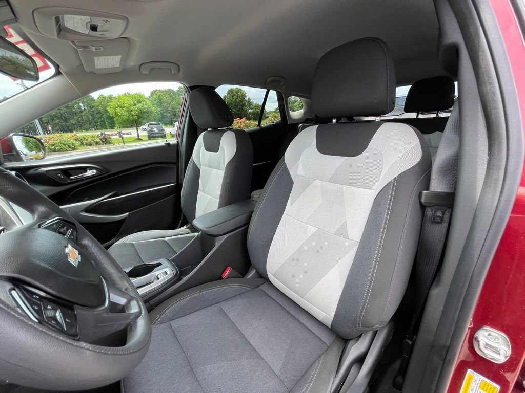 Used 2025 Chevrolet Trax LS w/ LS Convenience Package FWD image 22