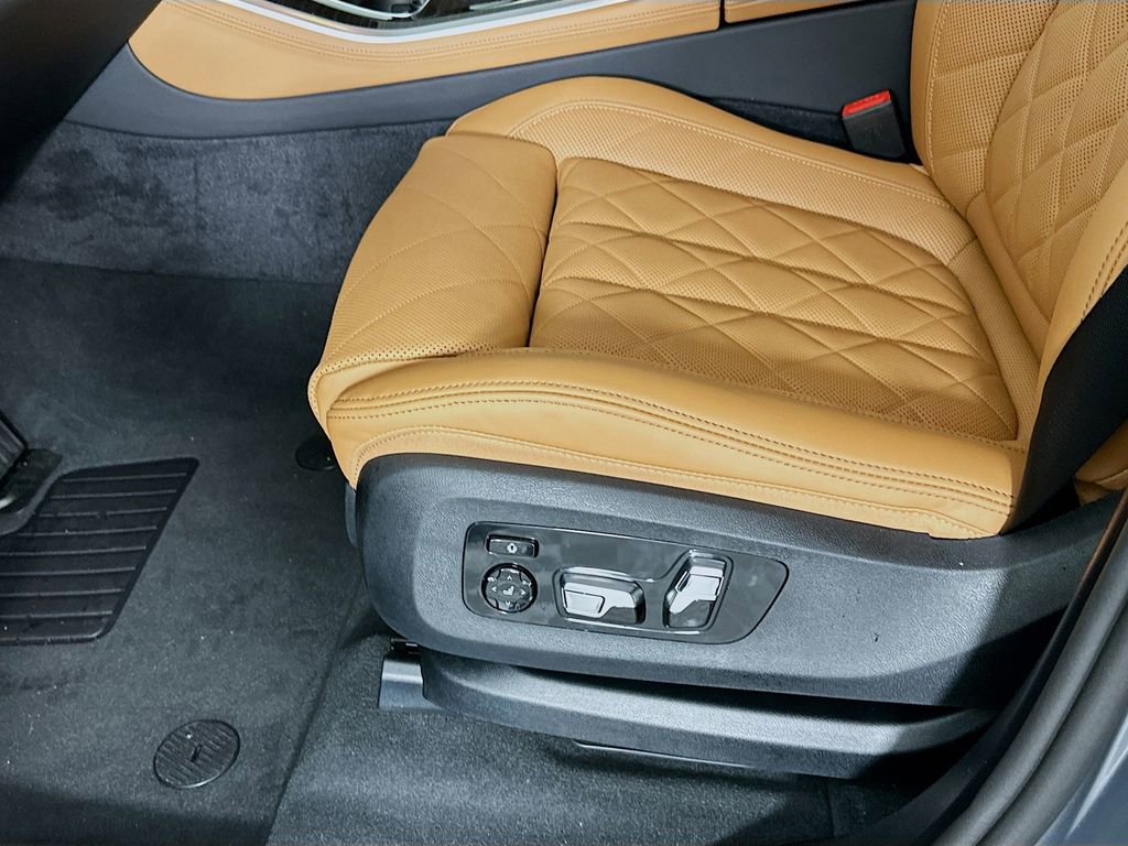 Used 2026 BMW X5 xDrive40i w/ Climate Comfort Package image 24