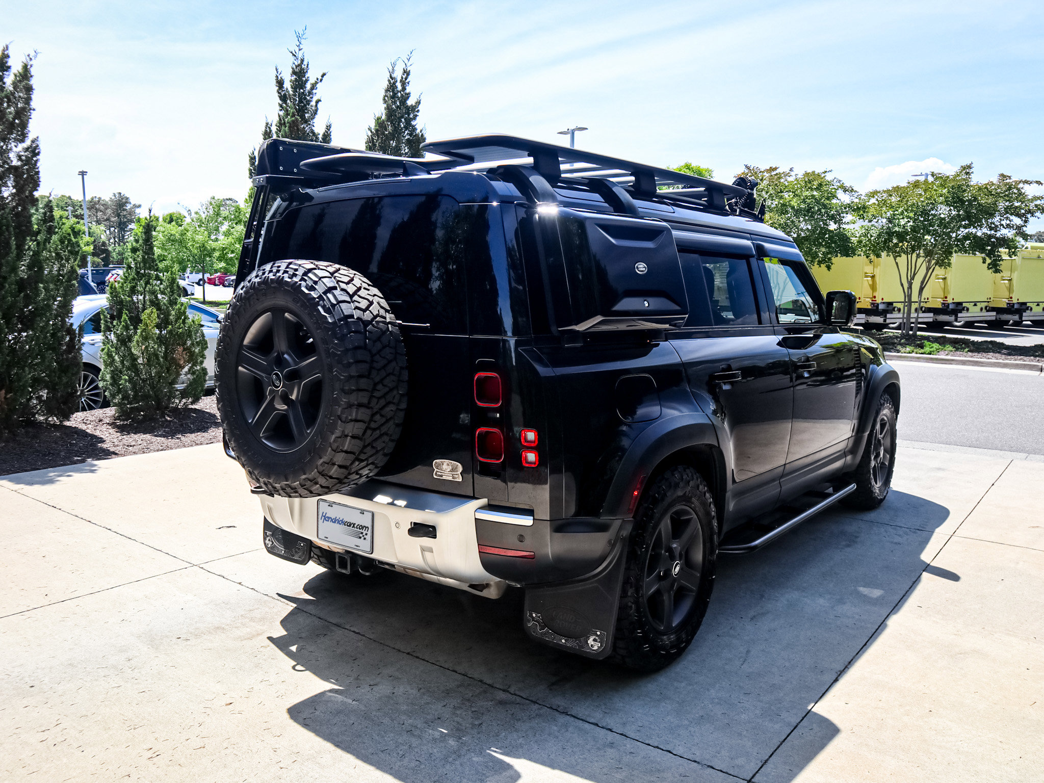 Used 2023 Land Rover Defender 110 S AWD/4WD image 10