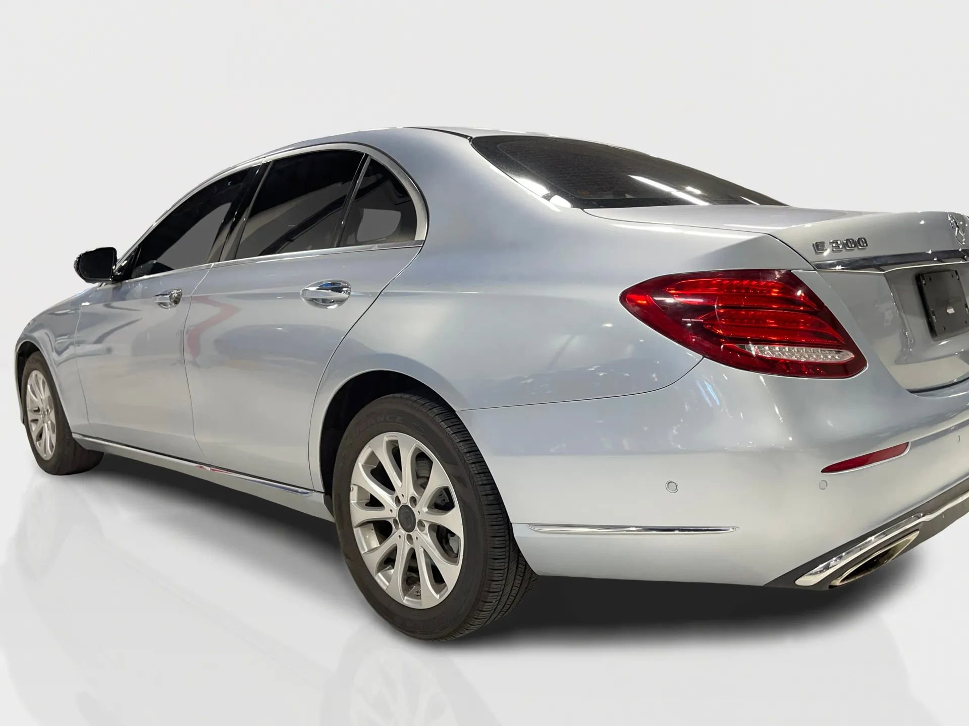 Used 2017 Mercedes-Benz E 300 4MATIC w/ Premium 1 Package image 8