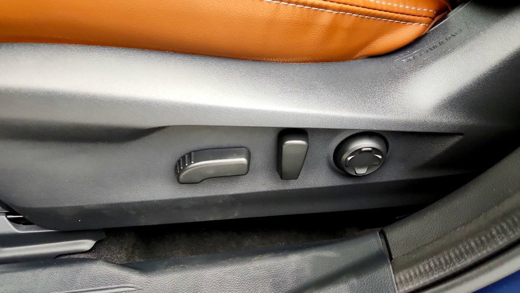 Used 2025 Subaru Outback Touring AWD/4WD image 12