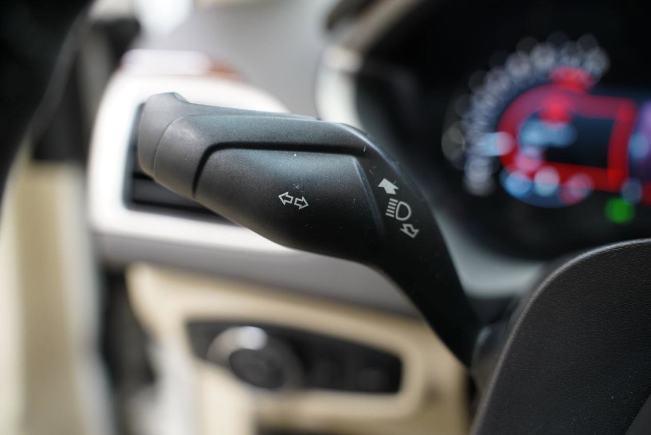 Used 2013 Lincoln MKZ FWD image 14