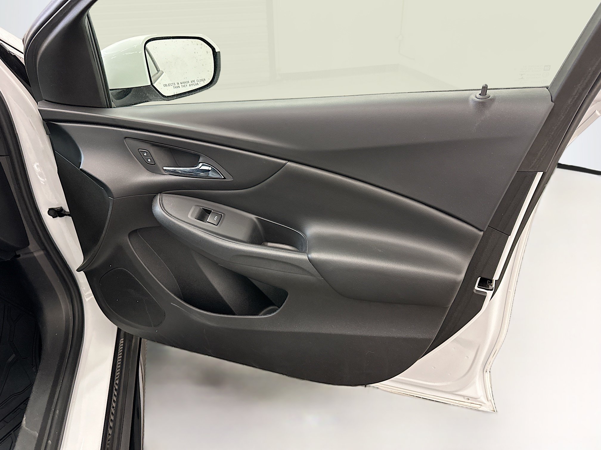 Used 2018 Chevrolet Volt LT w/ Comfort Package FWD image 33