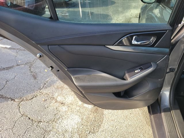 Used 2018 Nissan Maxima SR w/ Midnight Edition FWD image 12