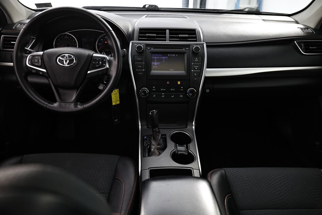 Used 2016 Toyota Camry SE w/ Moonroof Package image 26
