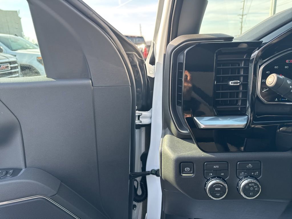 New 2026 GMC Sierra 1500 Elevation image 14