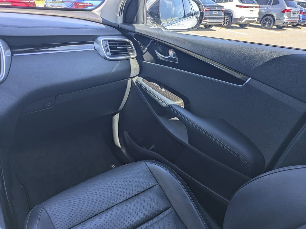 Used 2019 Kia Sorento EX image 17