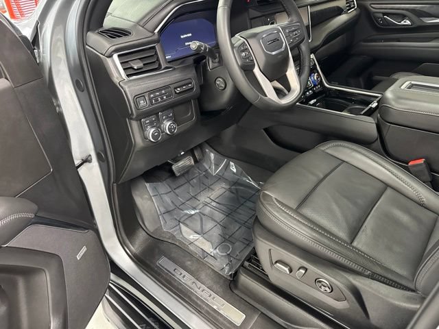 Used 2024 GMC Yukon Denali AWD/4WD image 18