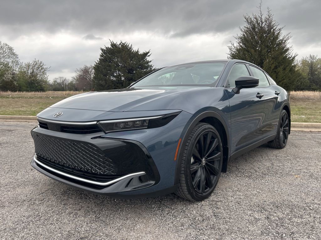 Used 2026 Toyota Crown Nightshade image 1