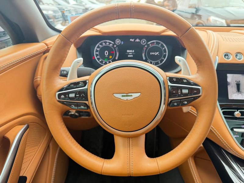 Used 2021 Aston Martin DBX image 20