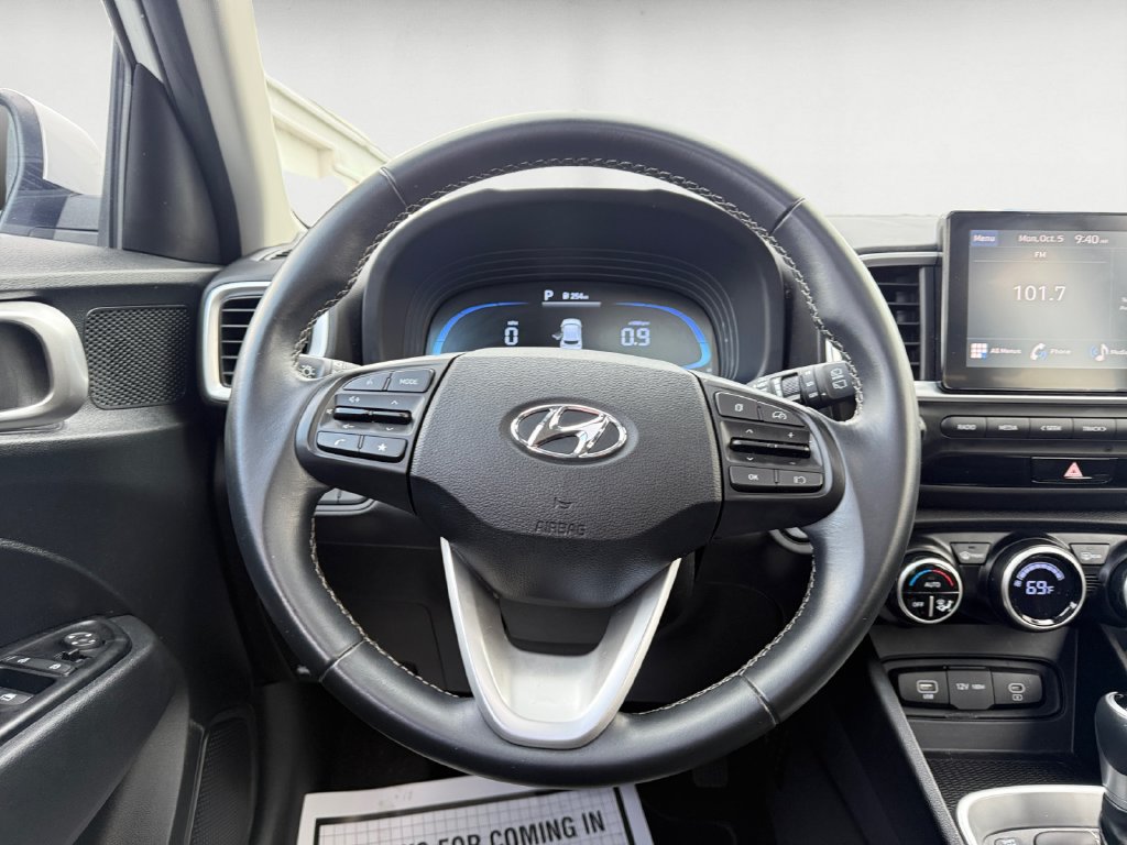 Used 2024 Hyundai Venue SEL FWD image 13