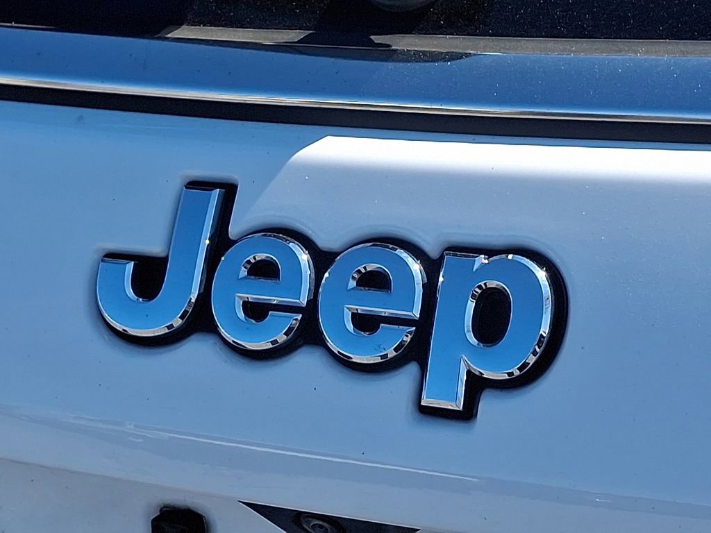 Used 2025 Jeep Compass Limited image 21