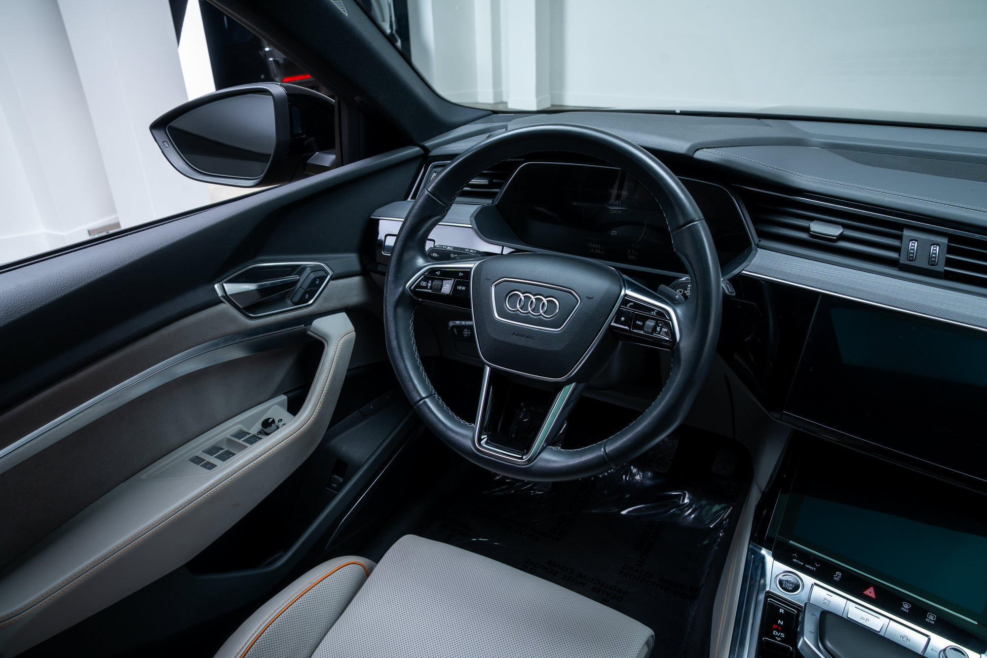 Used 2024 Audi Q8 e-tron Prestige w/ Prestige Package AWD/4WD image 9
