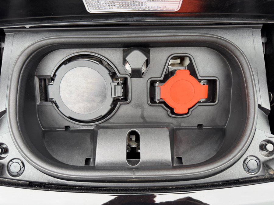Used 2025 Nissan Leaf S FWD image 43