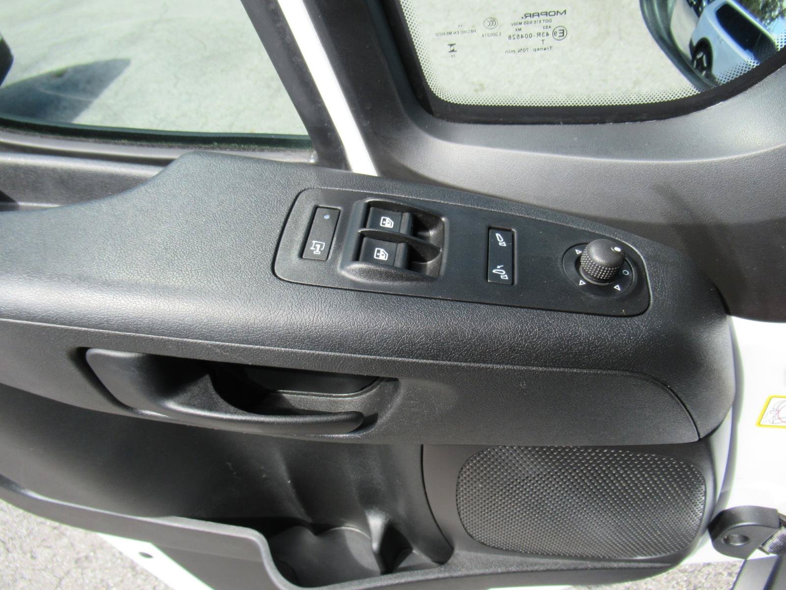 Used 2026 RAM ProMaster 2500 w/ Convenience Group FWD image 32