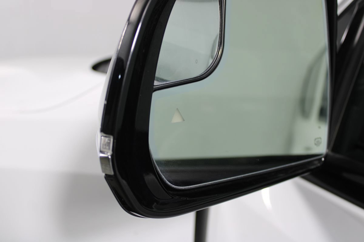 Used 2024 Jeep Wagoneer L Series II RWD image 38