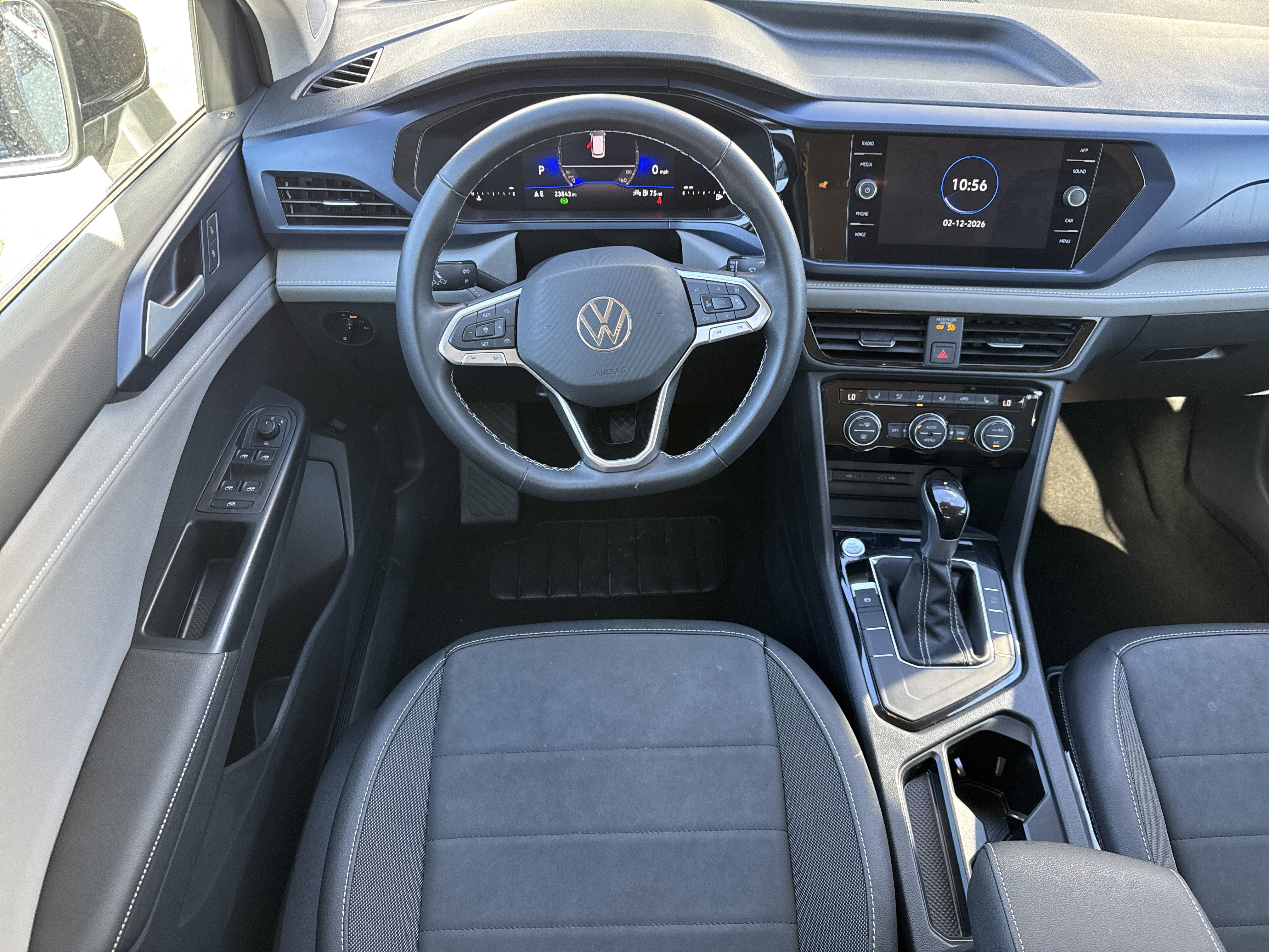 Certified 2024 Volkswagen Taos SE image 7