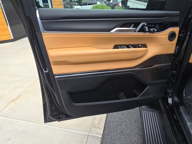 Certified 2025 Jeep Grand Wagoneer L Series III w/ Rear Seat Video Group 1 AWD/4WD image 11