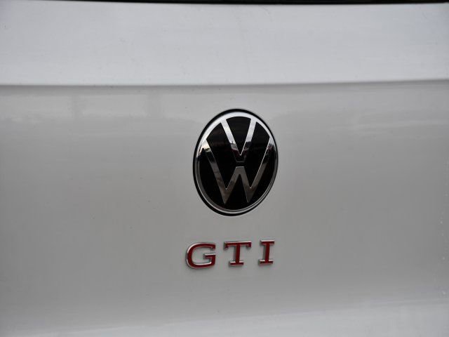 New 2026 Volkswagen GTI SE FWD image 9