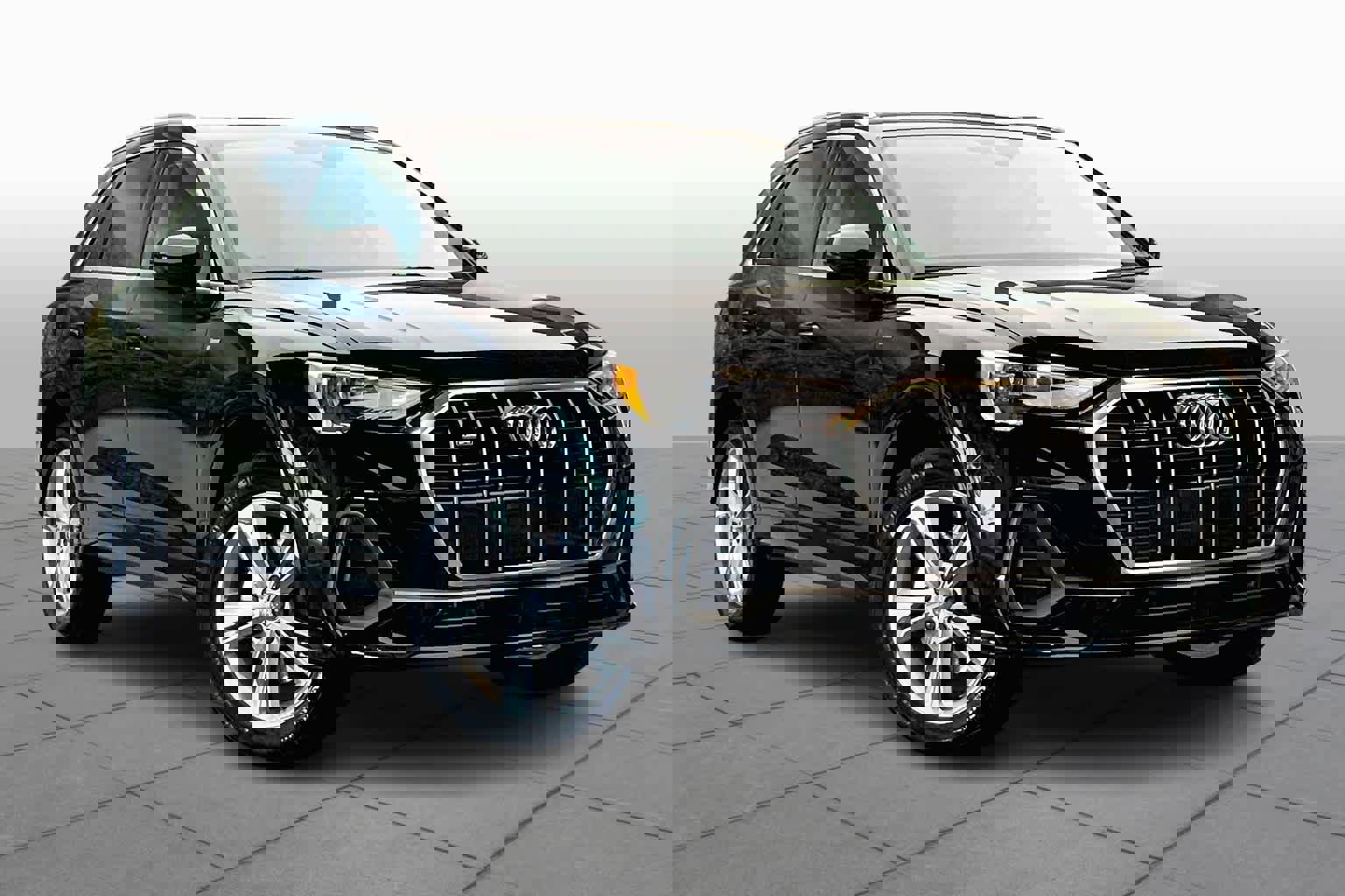 Used 2020 Audi Q3 2.0T Premium w/ Convenience Package image 4