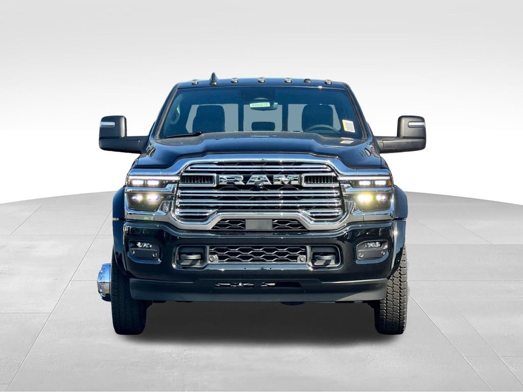 New 2026 RAM 4500 4x4 Crew Cab DRW w/ Laramie Trim Package image 2
