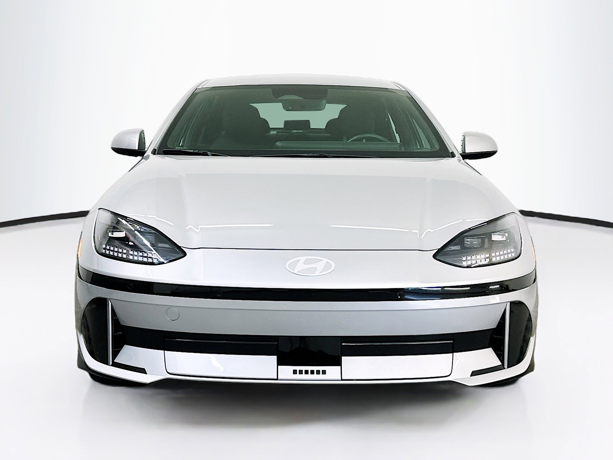 Used 2024 Hyundai Ioniq 6 SEL AWD/4WD image 2