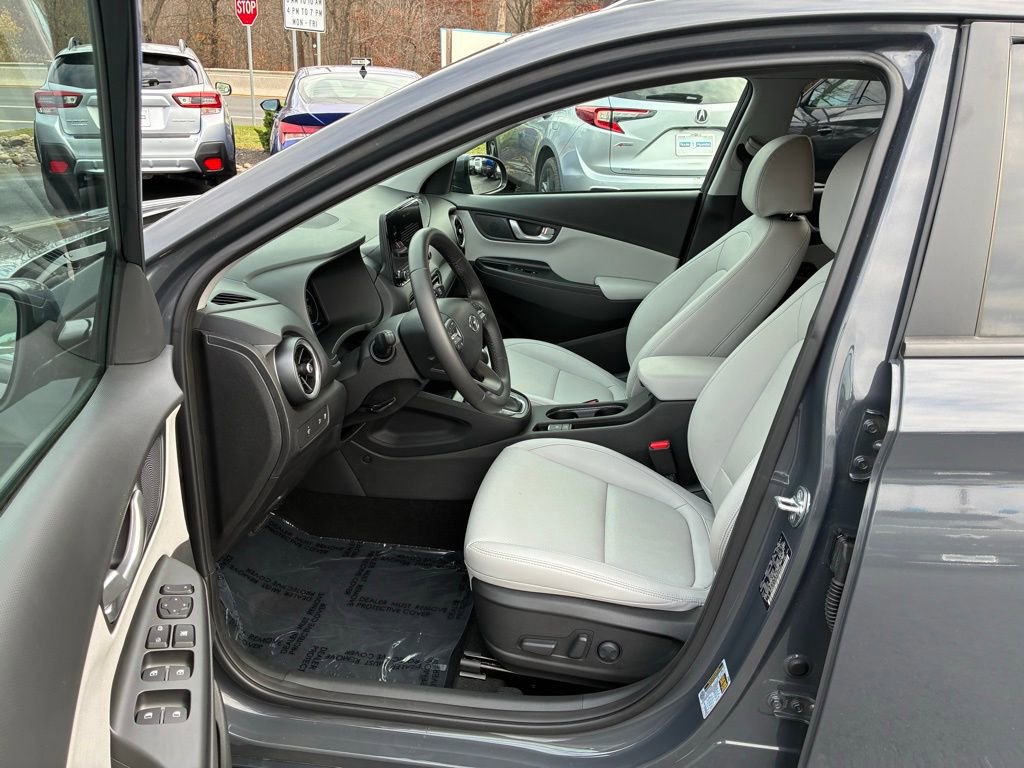 Used 2023 Hyundai Kona Limited image 24