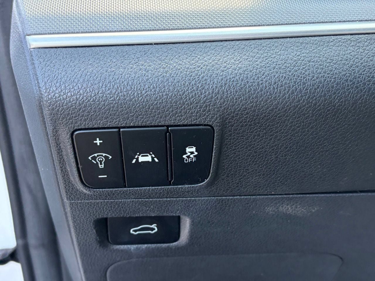 Used 2022 Kia K5 LXS FWD image 6