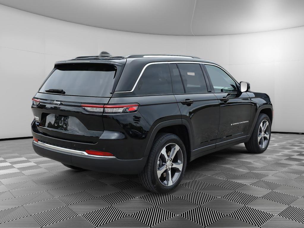 Used 2023 Jeep Grand Cherokee 4WD 4xe image 6