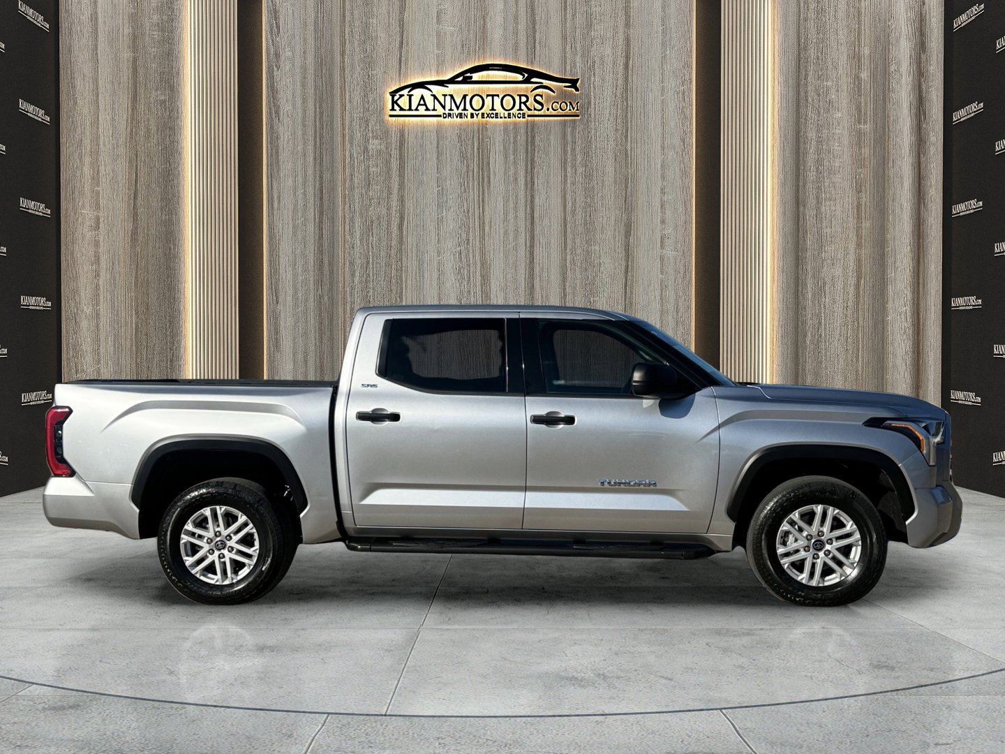 Used 2022 Toyota Tundra SR5 image 8