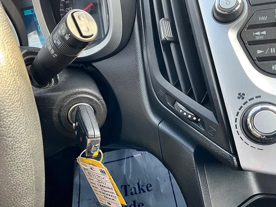 Used 2017 Chevrolet Equinox LS image 16