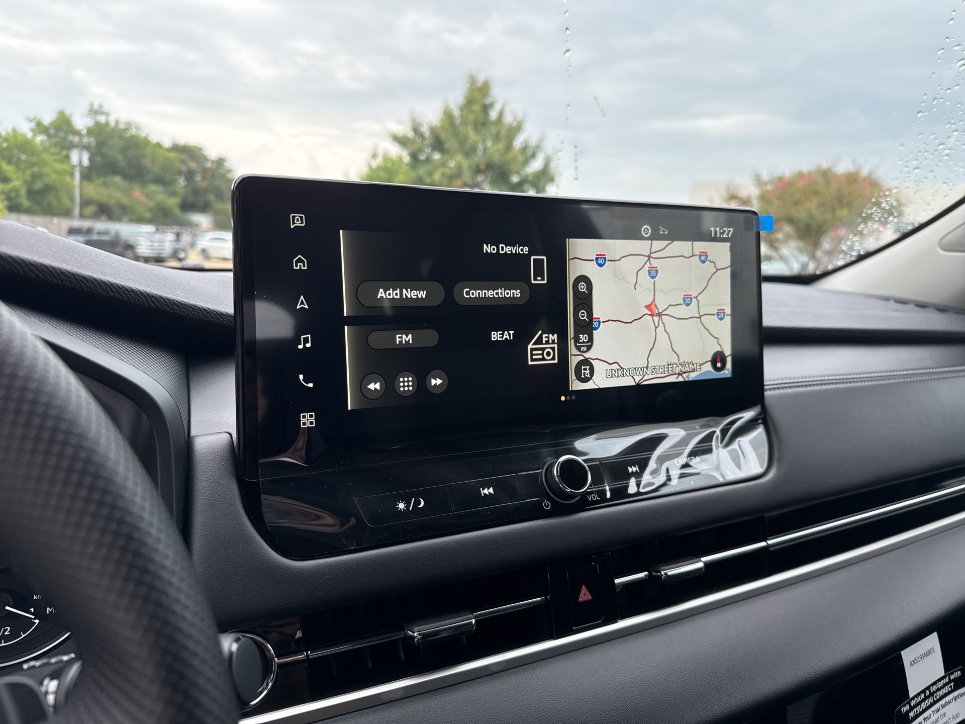 New 2025 Mitsubishi Outlander SE image 8