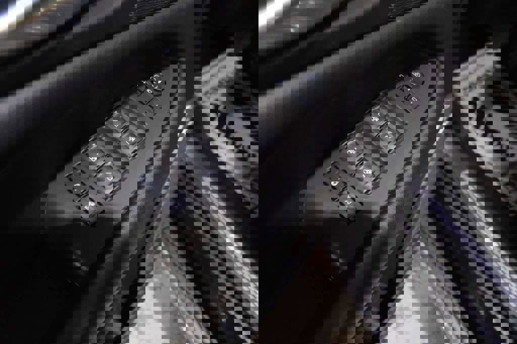 Used 2017 Cadillac Escalade ESV Premium Luxury image 19