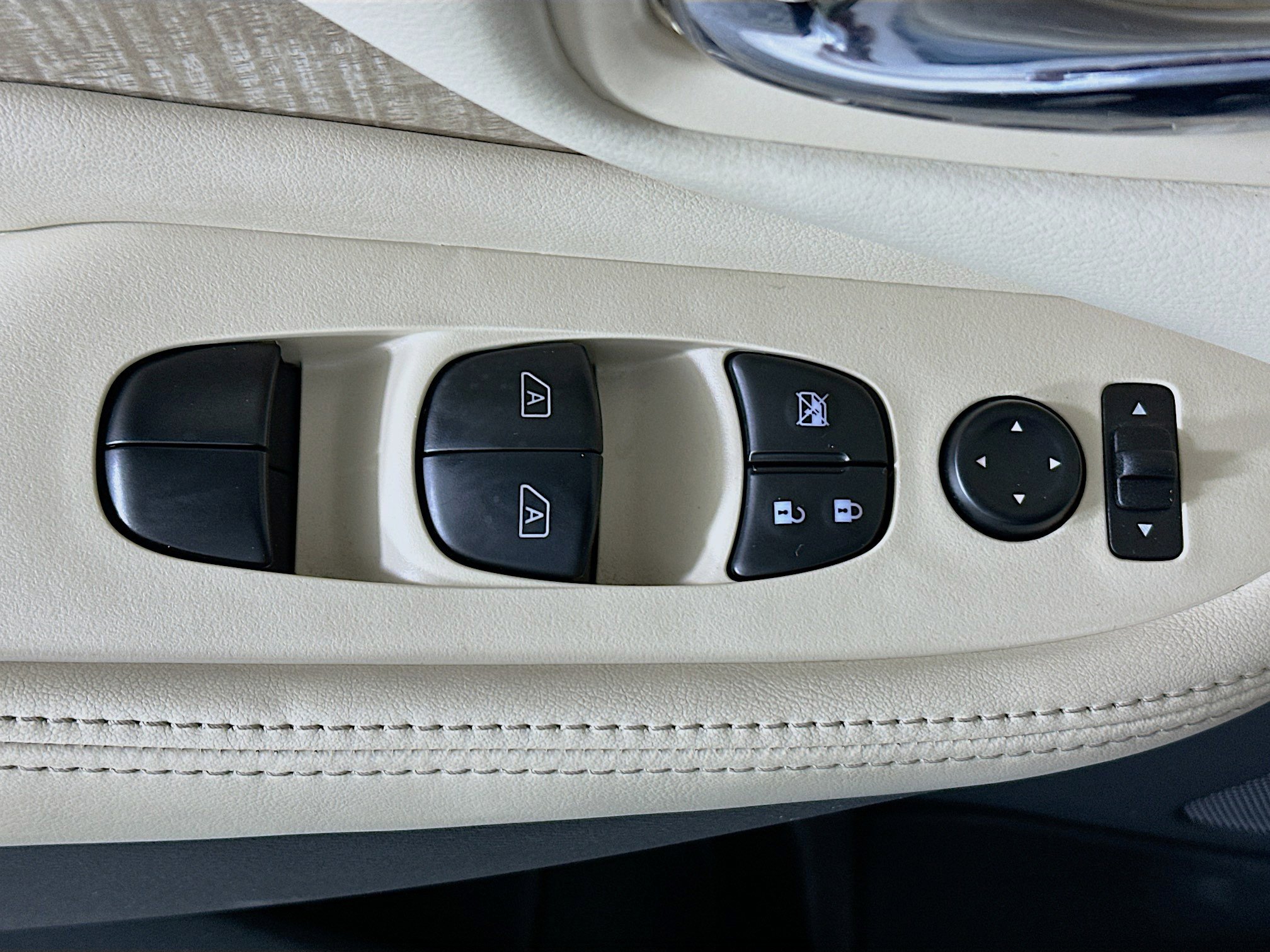 Used 2021 Nissan Murano SV w/ Cargo Package image 14