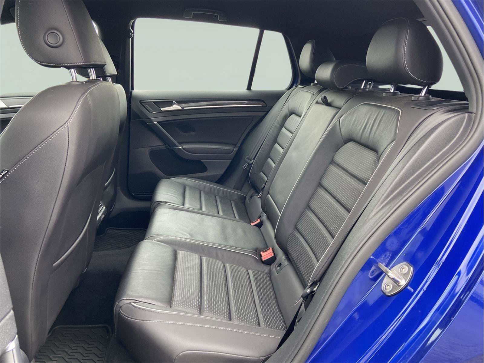 Used 2019 Volkswagen Golf R 4-Door image 17