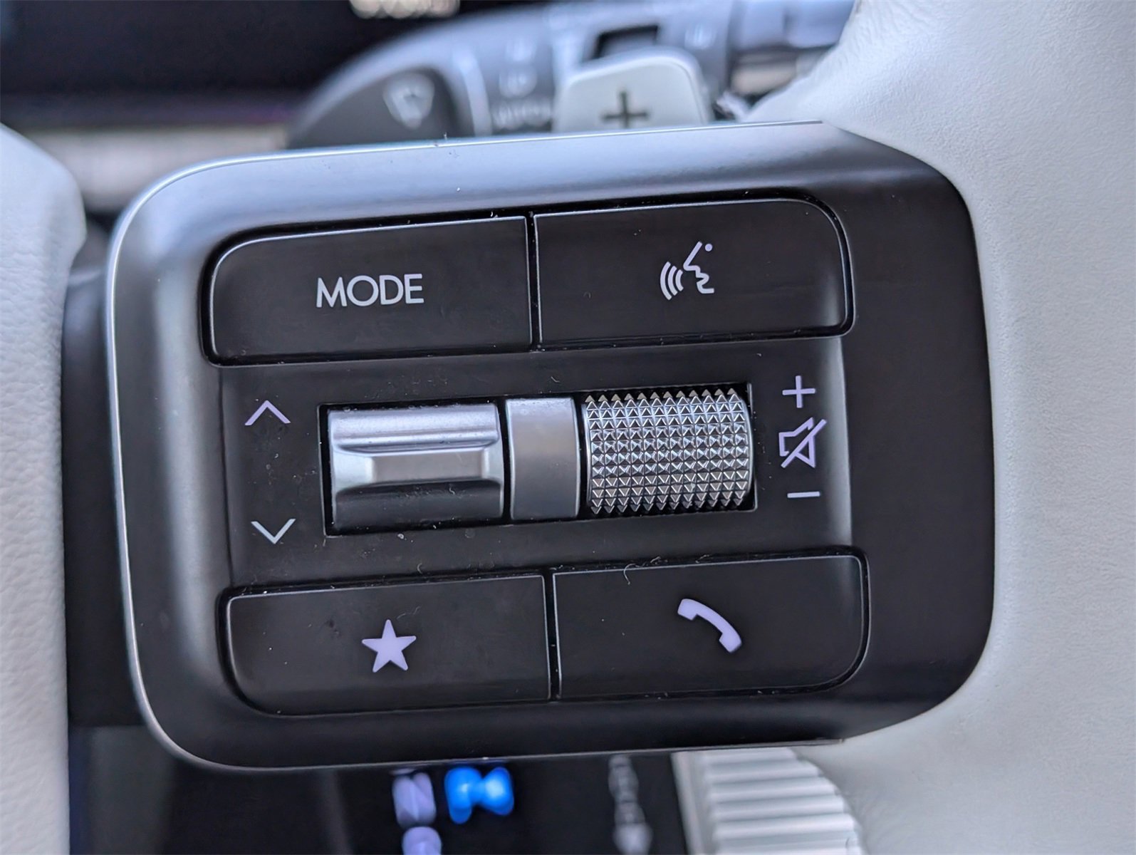 Used 2025 Hyundai Santa Fe Calligraphy image 16