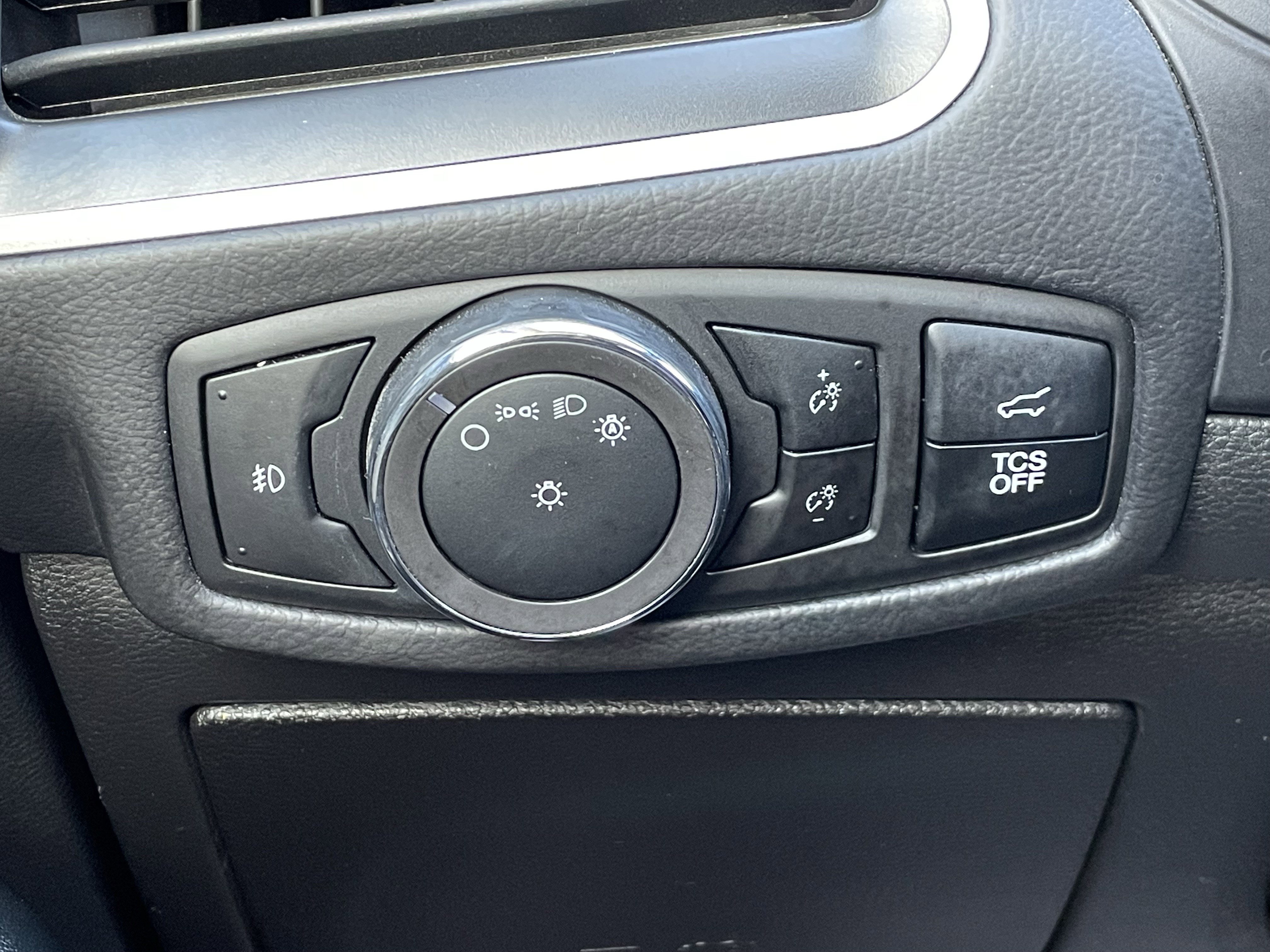 Used 2024 Ford Edge SEL w/ Convenience Package image 23