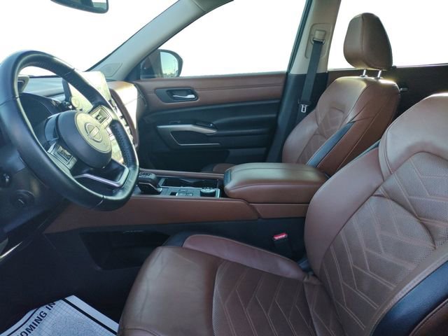 Used 2022 Nissan Pathfinder Platinum w/ Cargo Package image 9