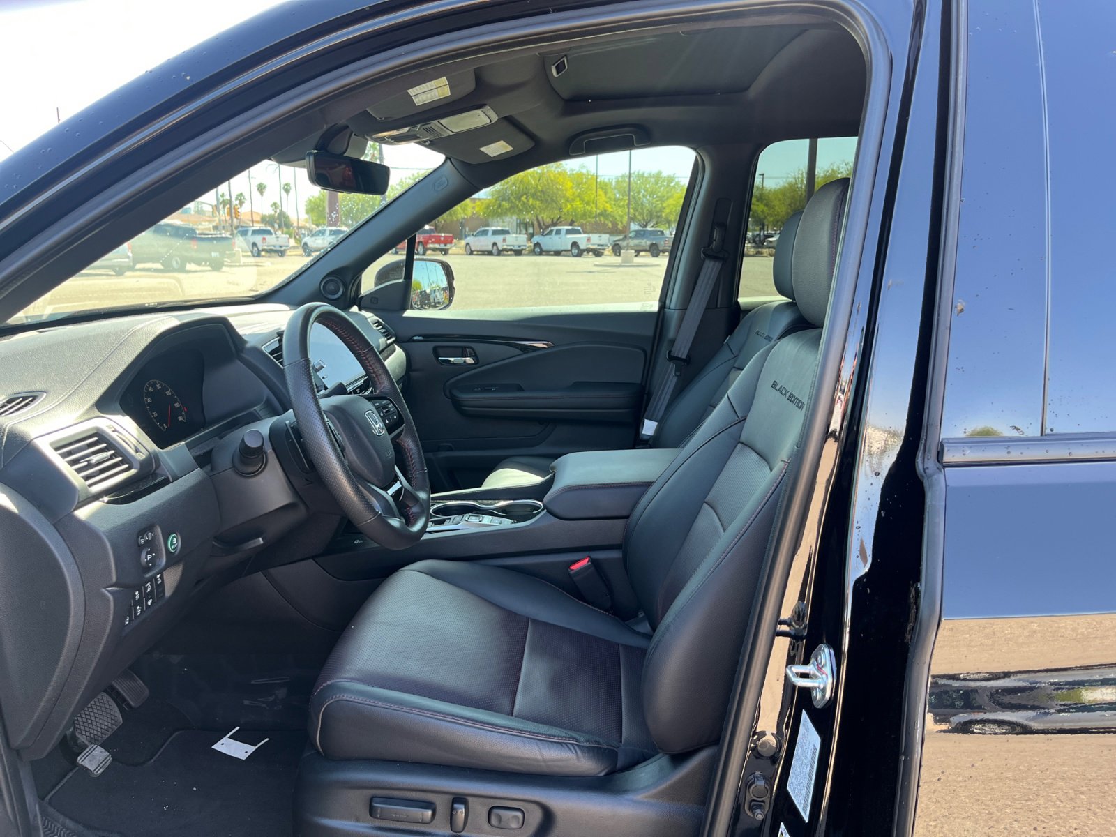 Used 2025 Honda Ridgeline Black Edition image 14