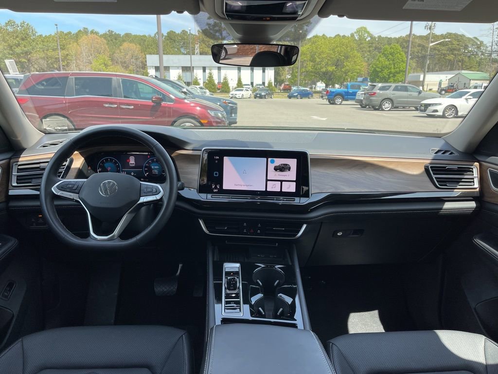 Used 2025 Volkswagen Atlas SE FWD image 8