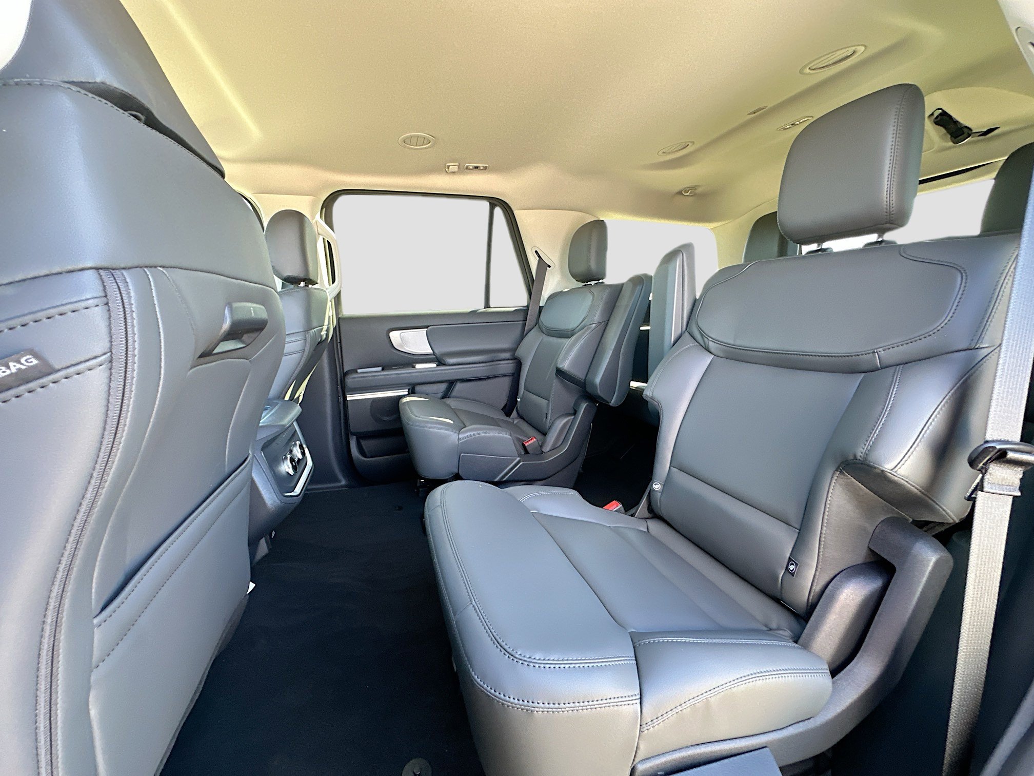 New 2026 Ford Expedition Active image 17