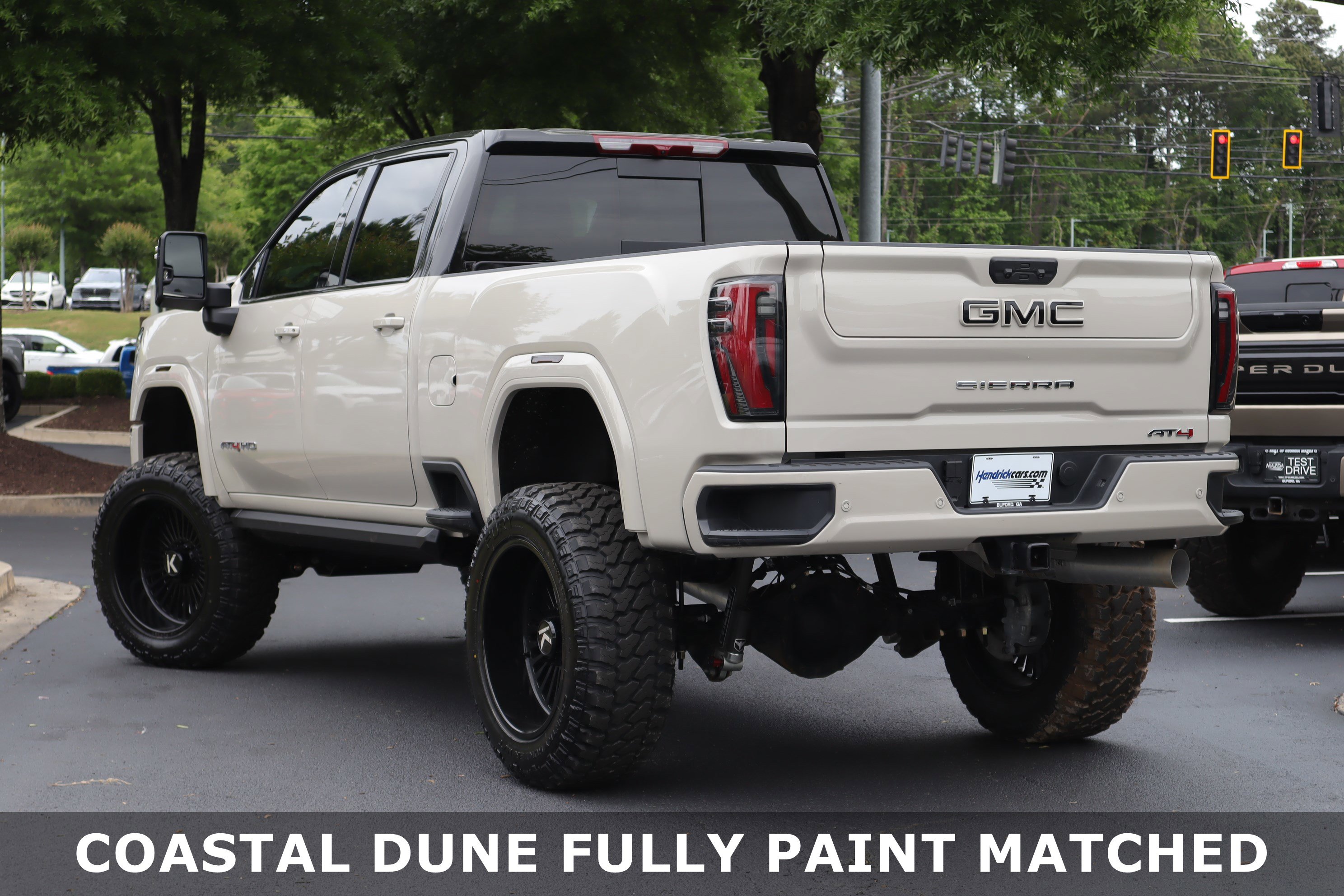 Used 2026 GMC Sierra 2500 AT4 w/ LPO, Black Badging Package AWD/4WD image 5