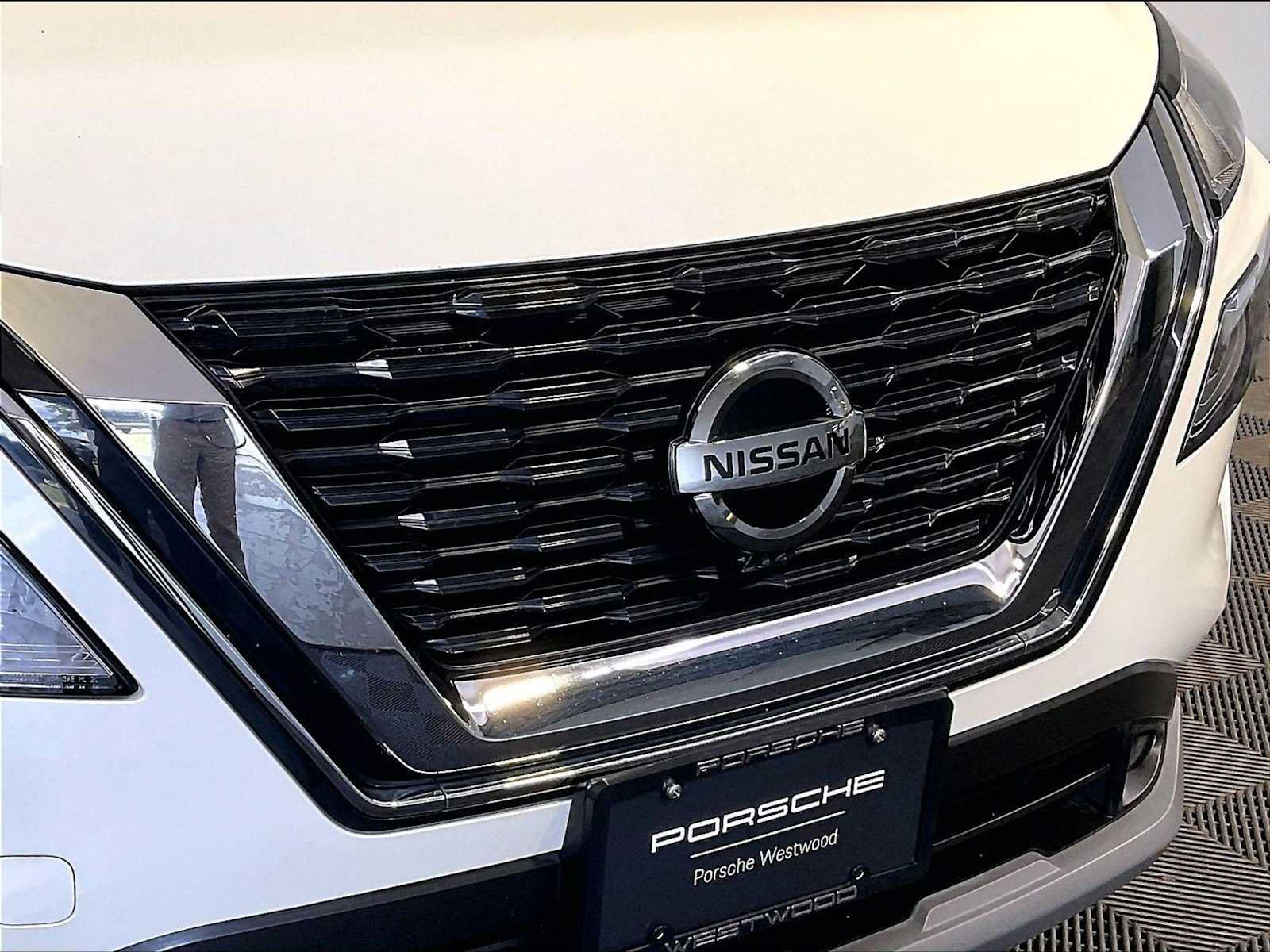 Used 2021 Nissan Rogue SV AWD/4WD image 34