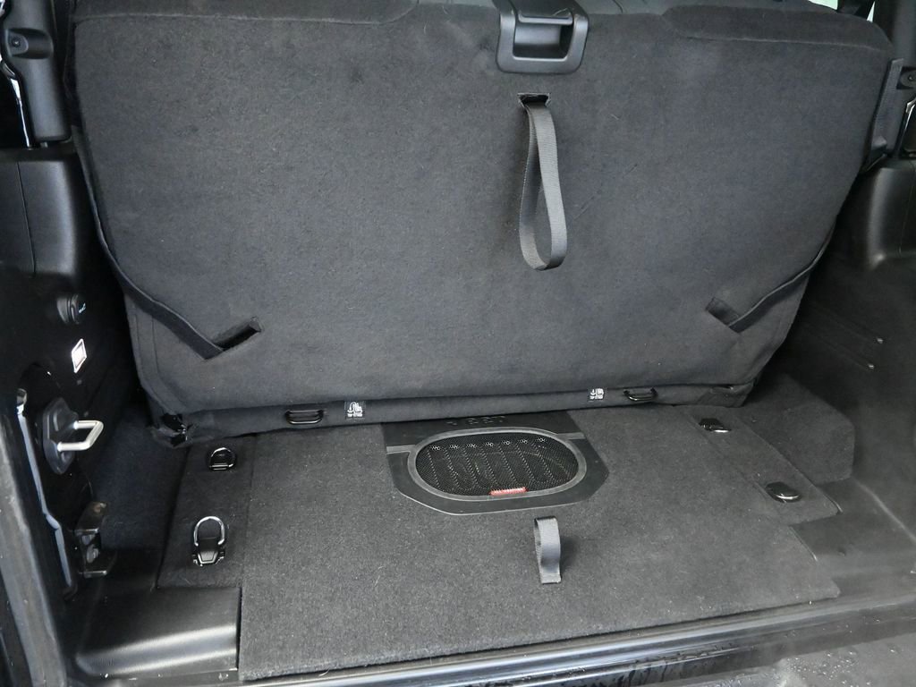 Used 2023 Jeep Wrangler Sport S image 19