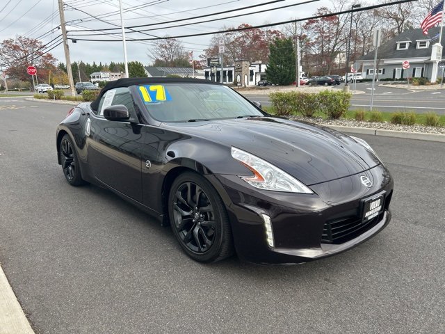 Used 2017 Nissan 370Z Touring image 6