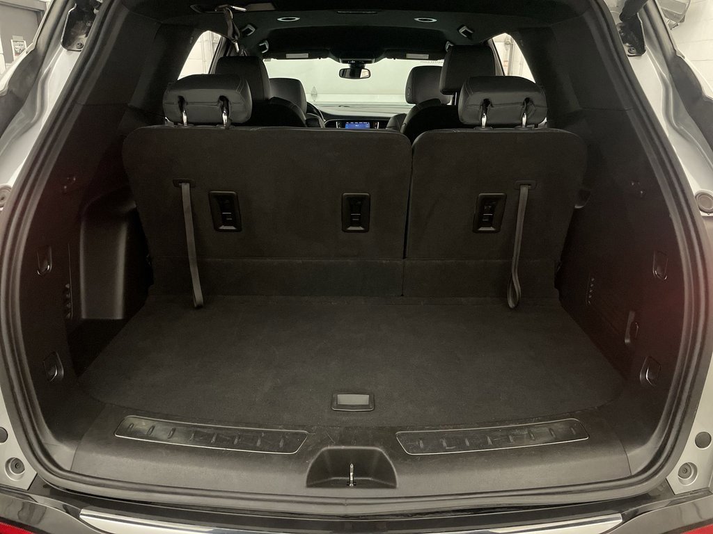 Used 2023 Buick Enclave Essence image 19