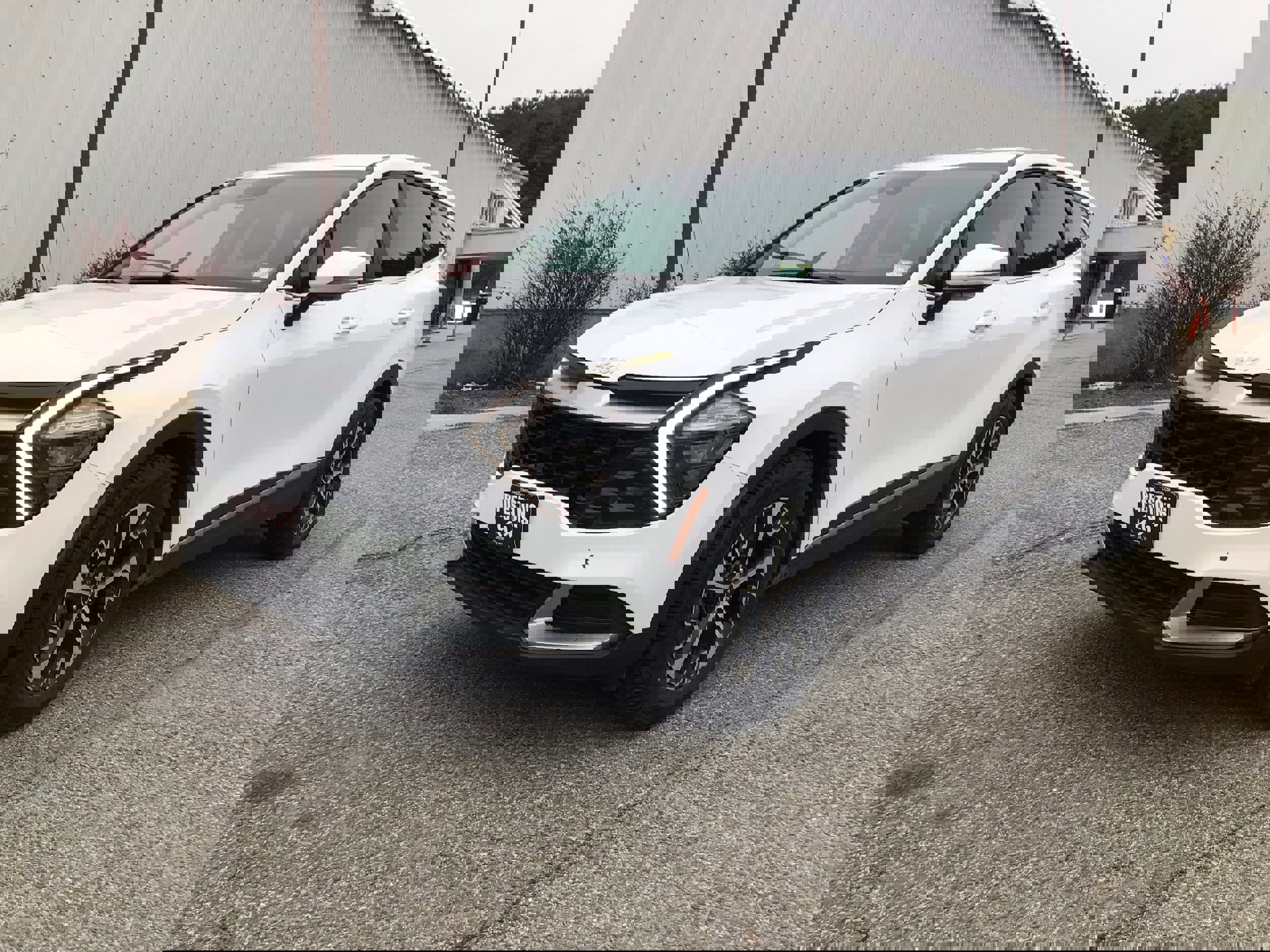 Used 2023 Kia Sportage EX image 3