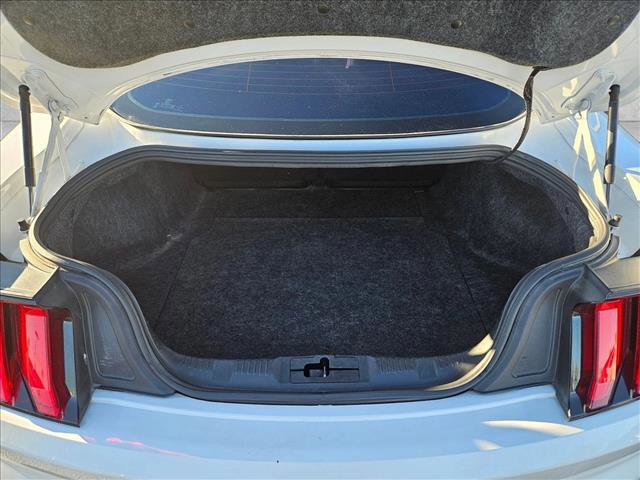 Used 2018 Ford Mustang Coupe image 6