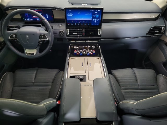 Used 2023 Lincoln Navigator L Black Label AWD/4WD image 10