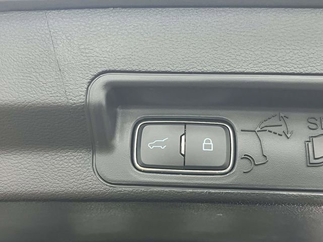Used 2024 Ford Explorer XLT w/ Equipment Group 202A RWD image 27
